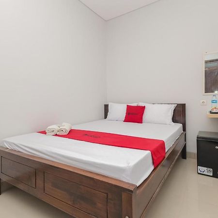 Reddoorz @ Gedangan Sidoarjo Otel Dış mekan fotoğraf