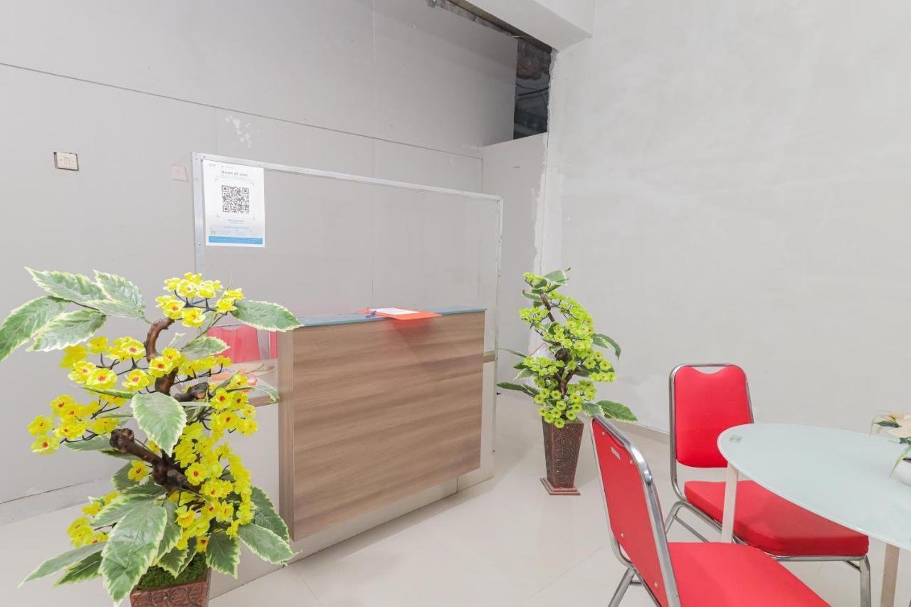 Reddoorz @ Gedangan Sidoarjo Otel Dış mekan fotoğraf