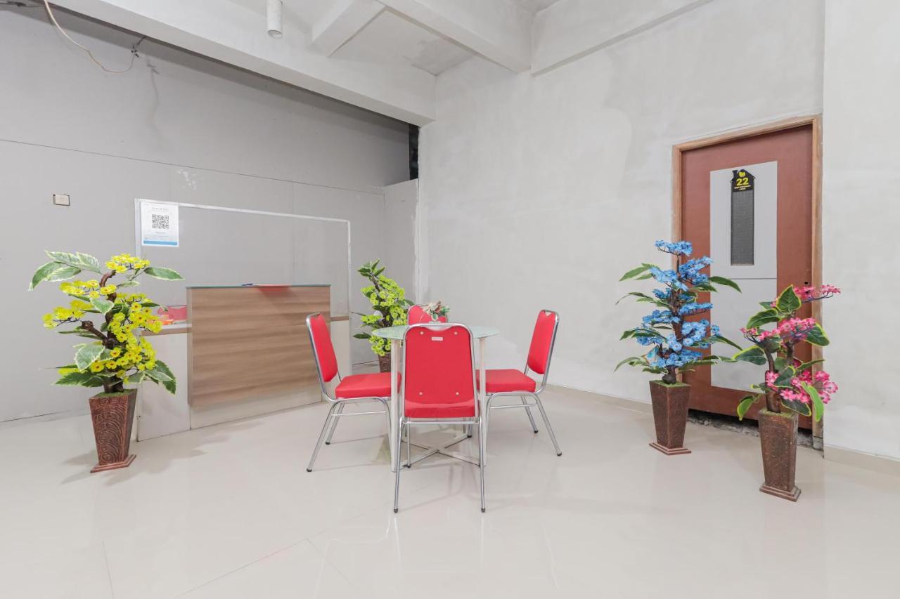 Reddoorz @ Gedangan Sidoarjo Otel Dış mekan fotoğraf